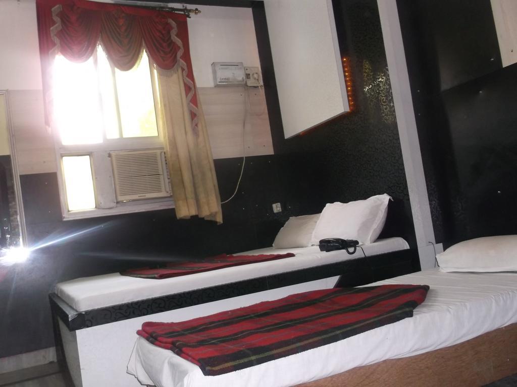 Hotel Abhineet Palace Jaipur Quarto foto